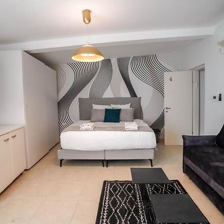 Yalarent Enorma Complex With Shared Heated Pool Appartement Eilat Buitenkant foto