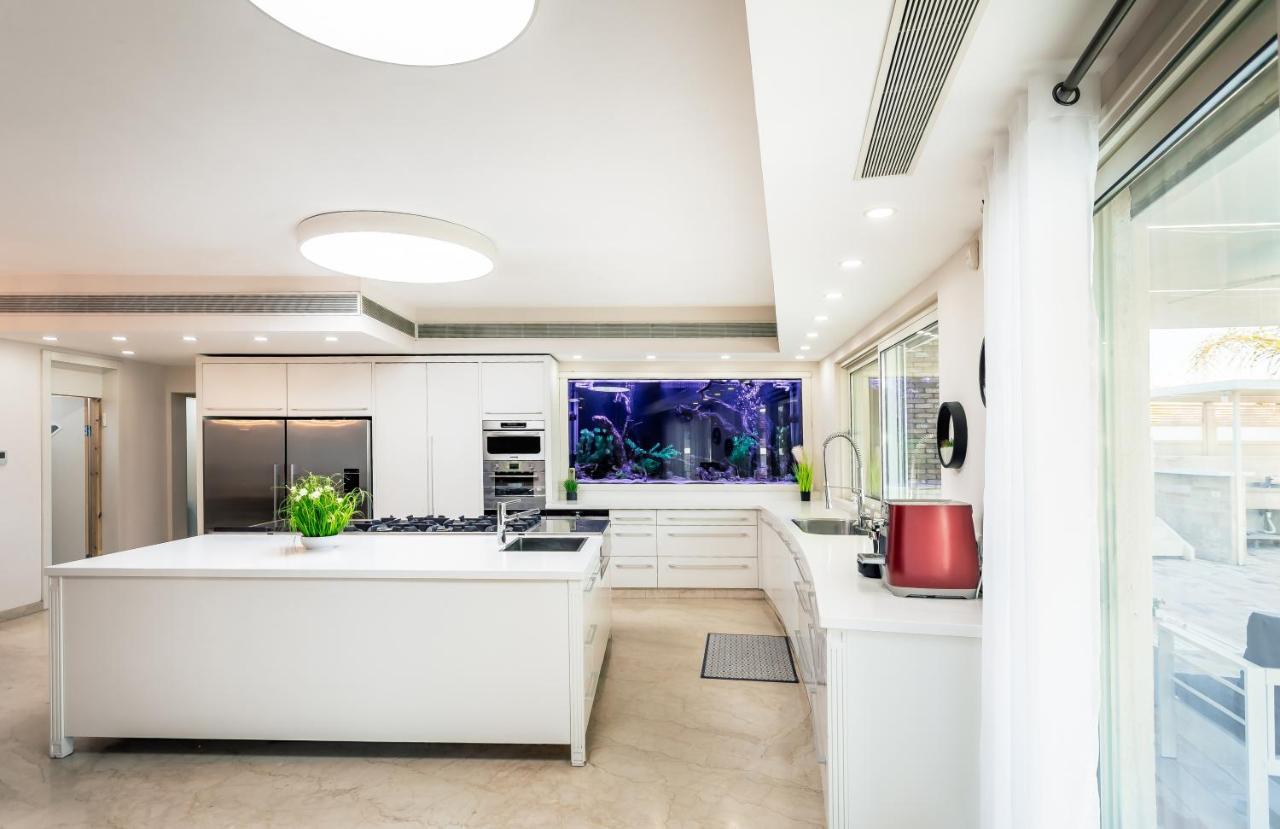 Yalarent Enorma Complex With Shared Heated Pool Appartement Eilat Buitenkant foto
