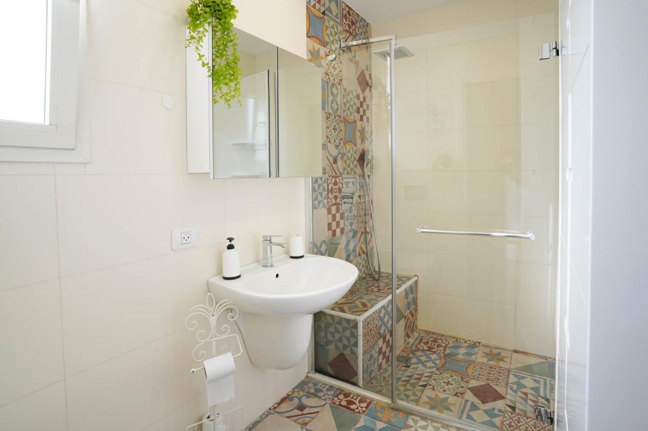 Yalarent Enorma Complex With Shared Heated Pool Appartement Eilat Buitenkant foto