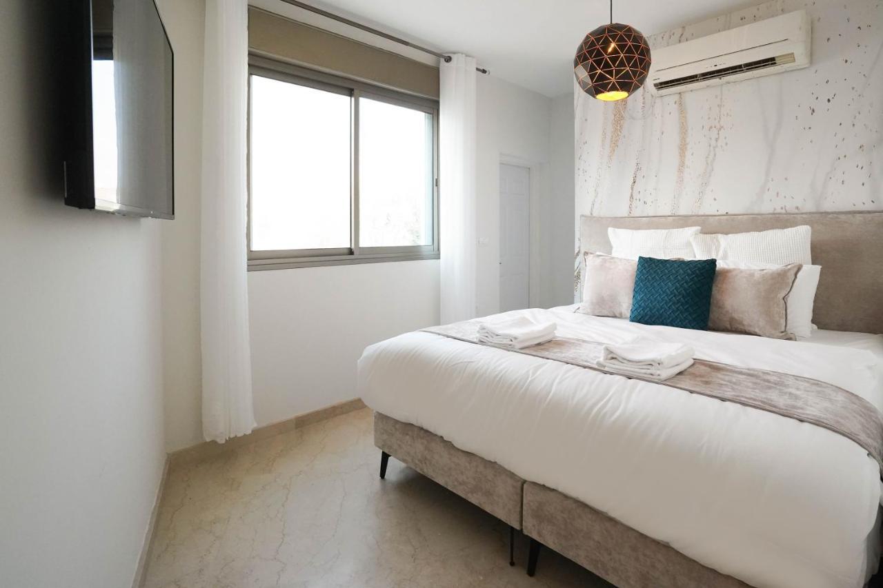 Yalarent Enorma Complex With Shared Heated Pool Appartement Eilat Buitenkant foto