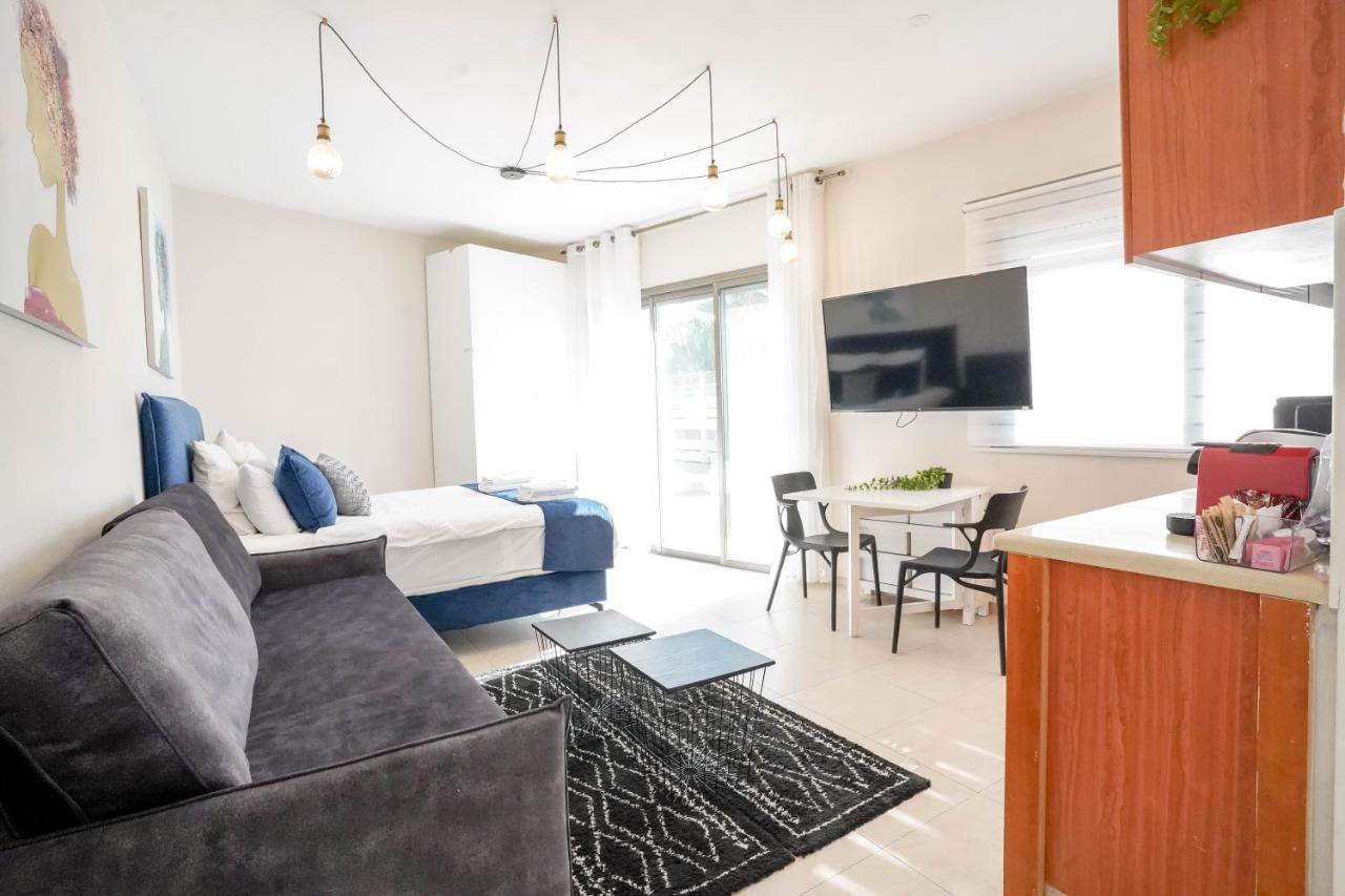 Yalarent Enorma Complex With Shared Heated Pool Appartement Eilat Buitenkant foto